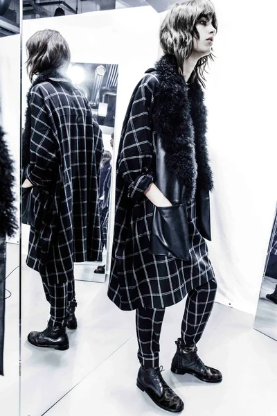 Look 4
